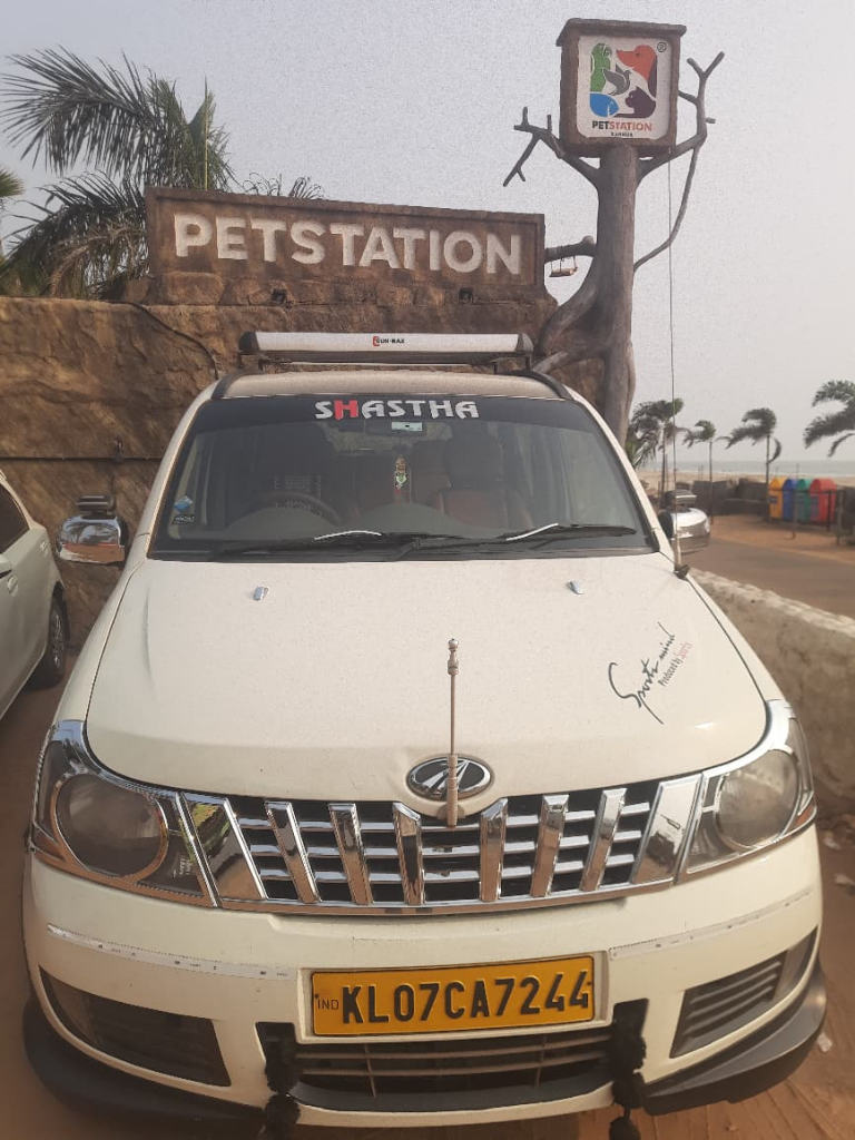 Mahindra Xylo front view